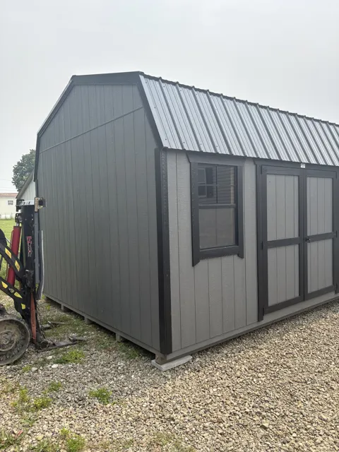 Past shed delivery and placement — photo 36