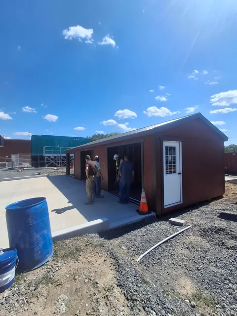 Past shed delivery and placement — photo 78