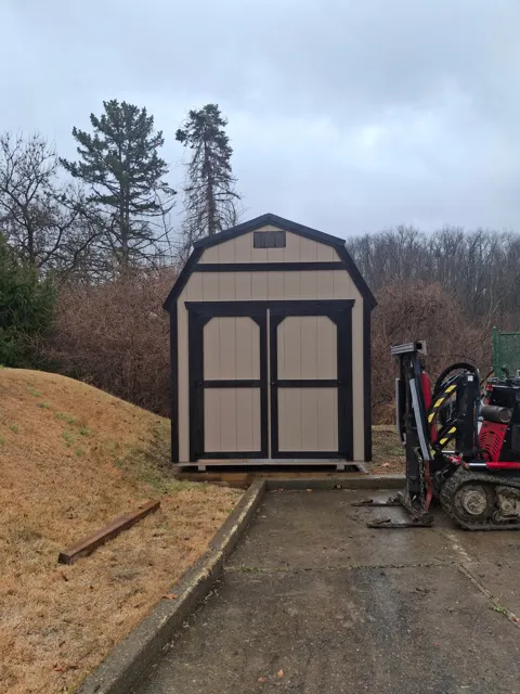 Past shed delivery and placement — photo 106